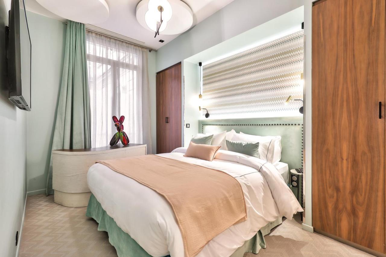 Hotel 33 Marbeuf Paris Bagian luar foto