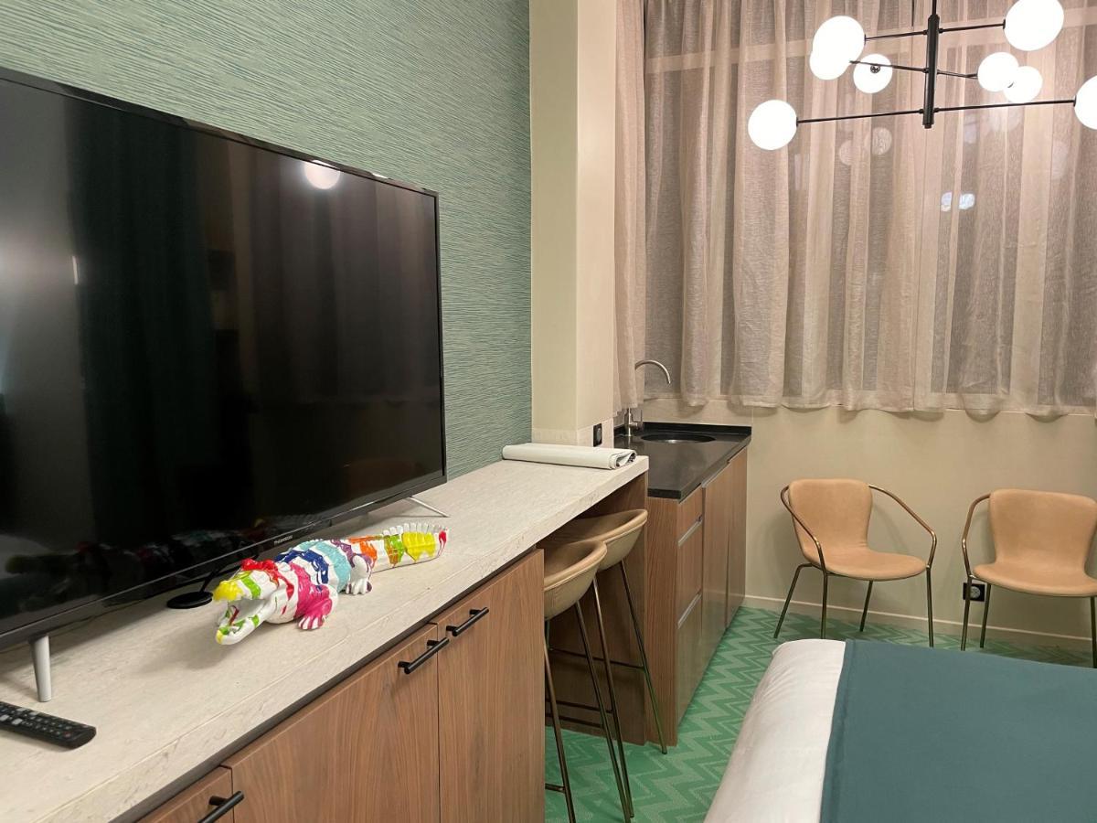 Hotel 33 Marbeuf Paris Bagian luar foto