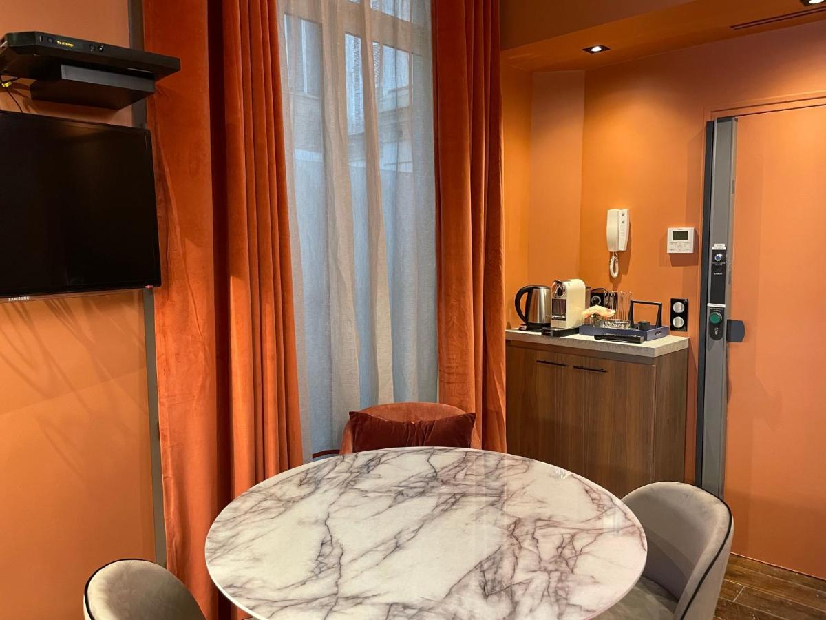 Hotel 33 Marbeuf Paris Bagian luar foto
