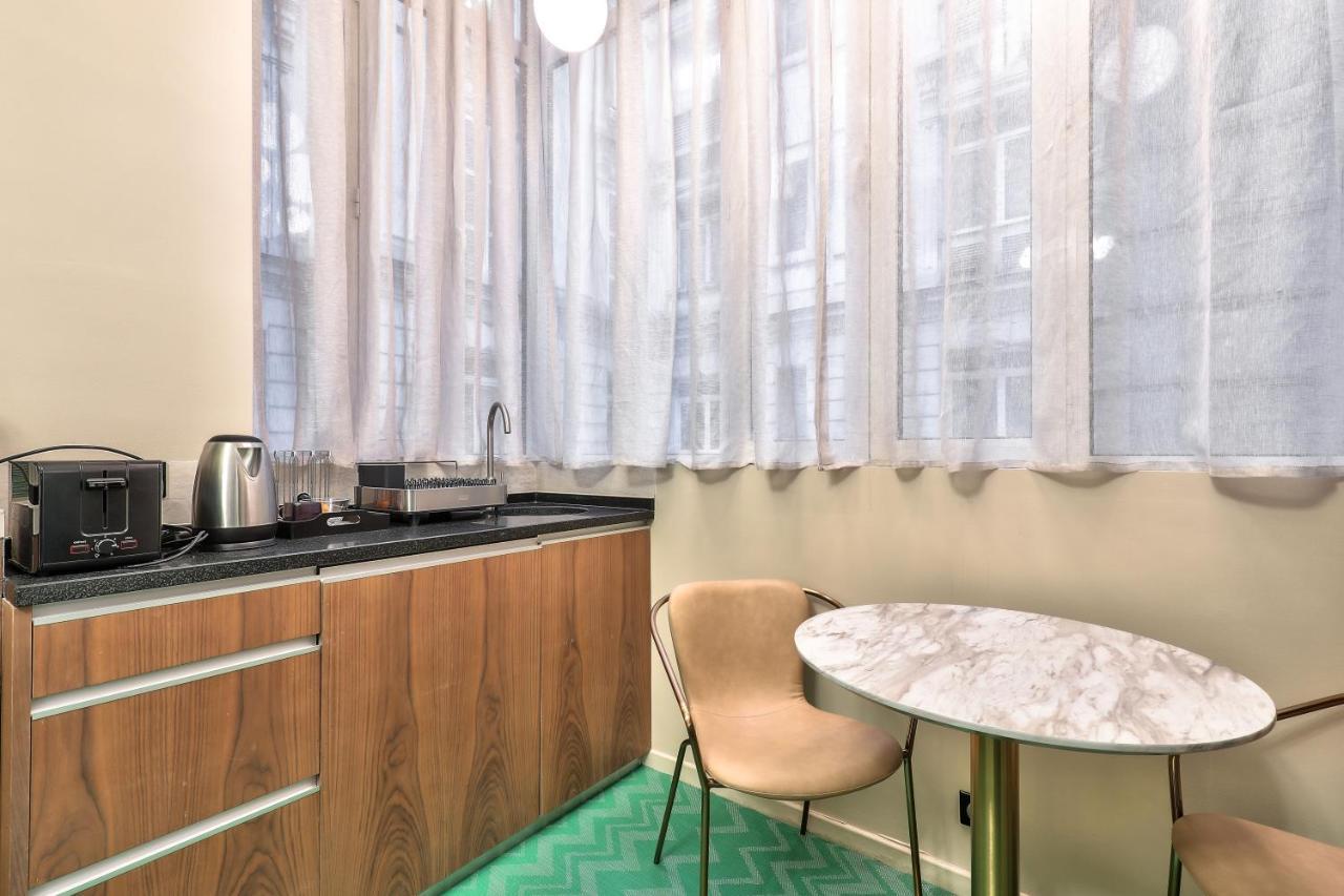 Hotel 33 Marbeuf Paris Bagian luar foto