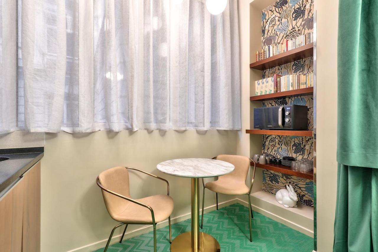 Hotel 33 Marbeuf Paris Bagian luar foto
