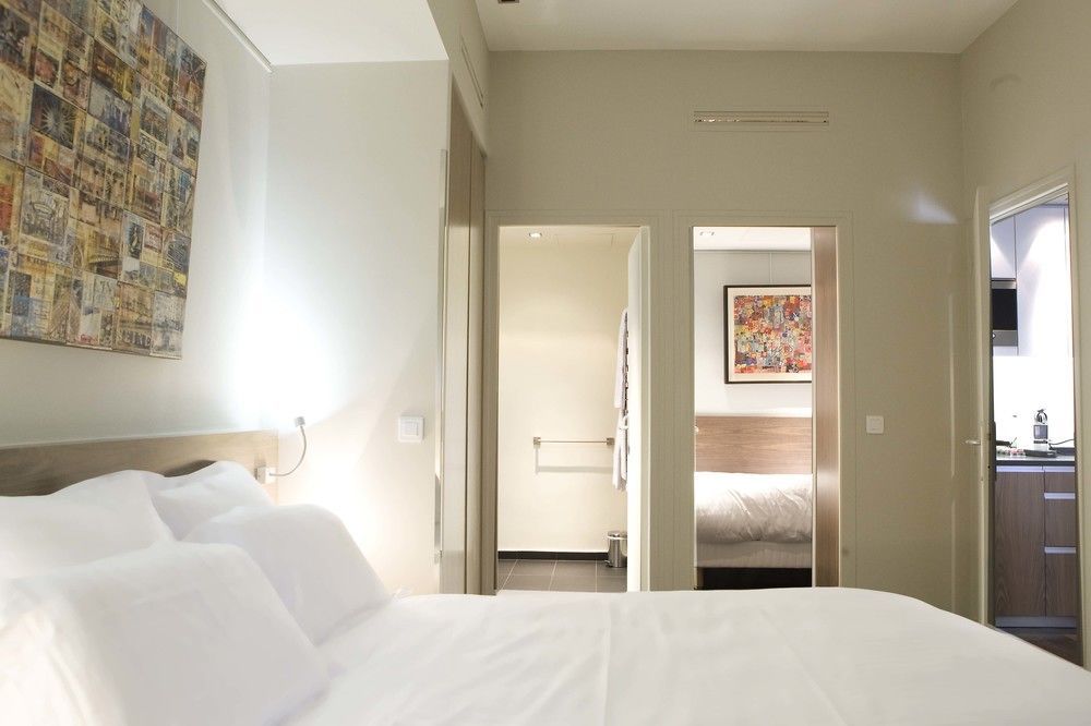 Hotel 33 Marbeuf Paris Bagian luar foto
