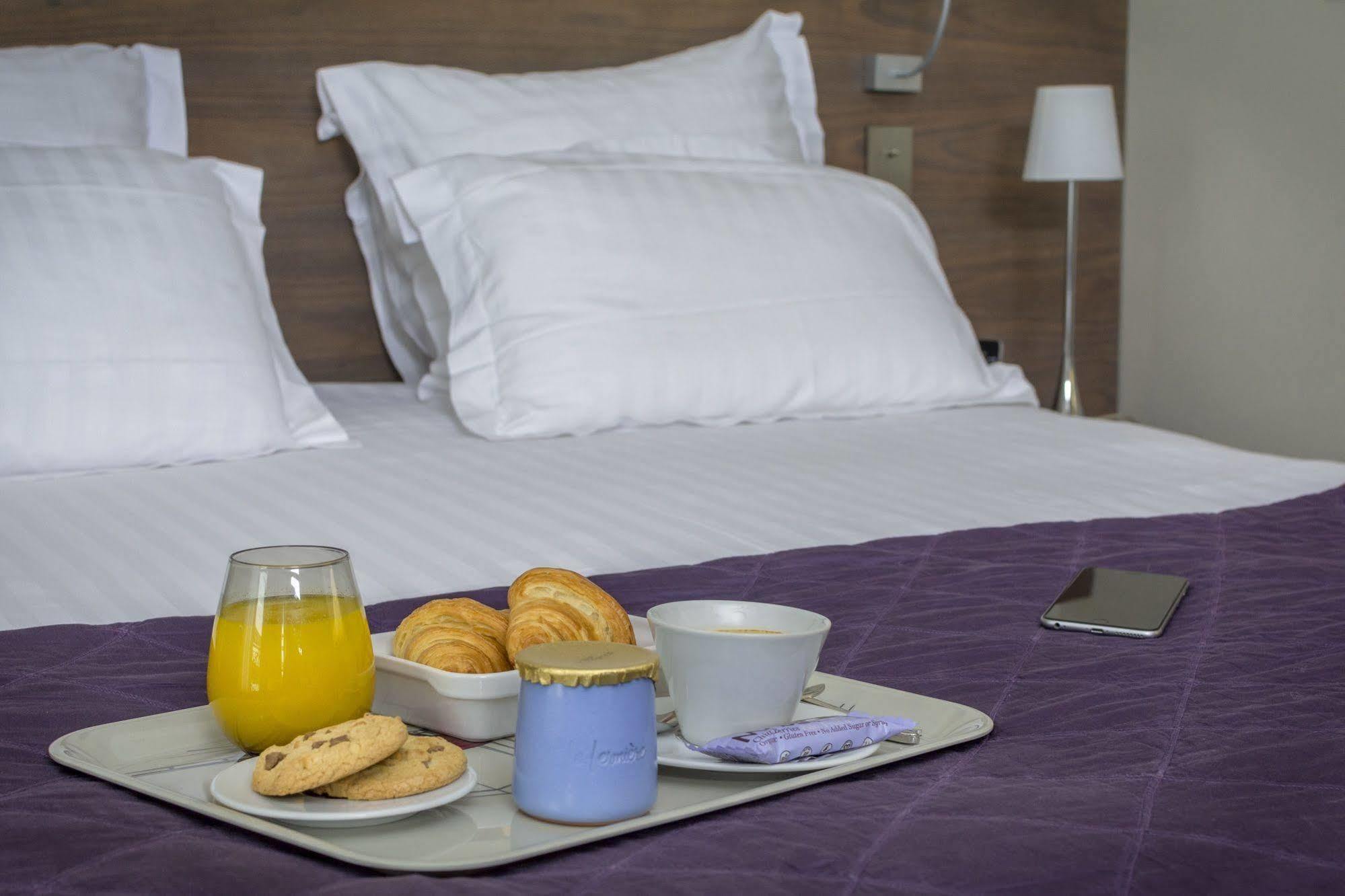 Hotel 33 Marbeuf Paris Bagian luar foto